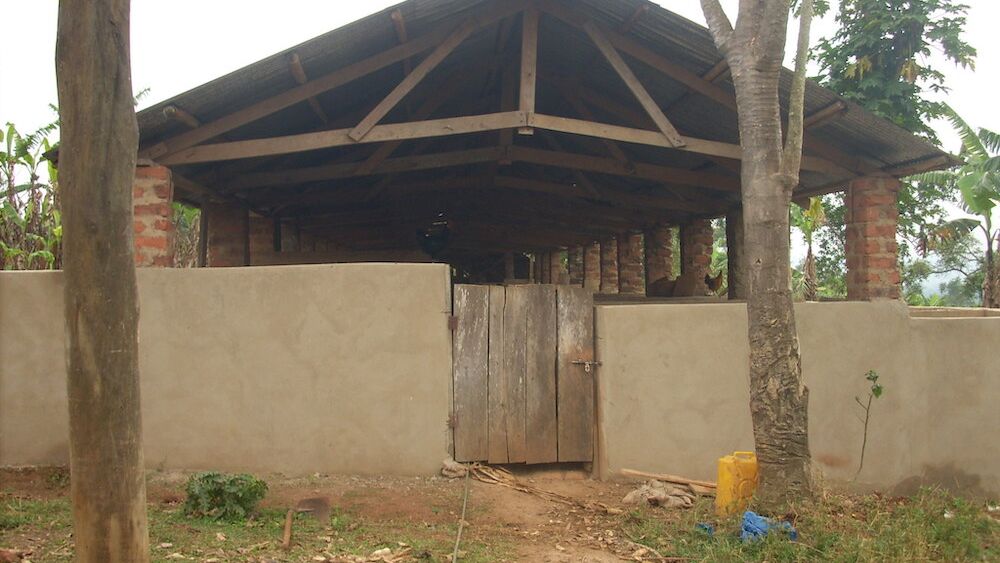 Uganda Schweinestall 2010